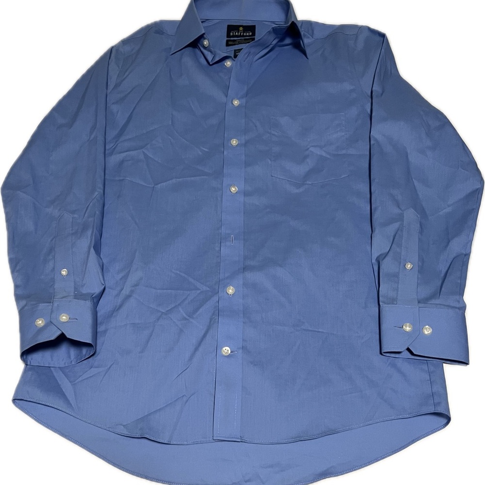 Stafford Men’s long sleeve dress button up shirt size small (14.5 / 32-33).